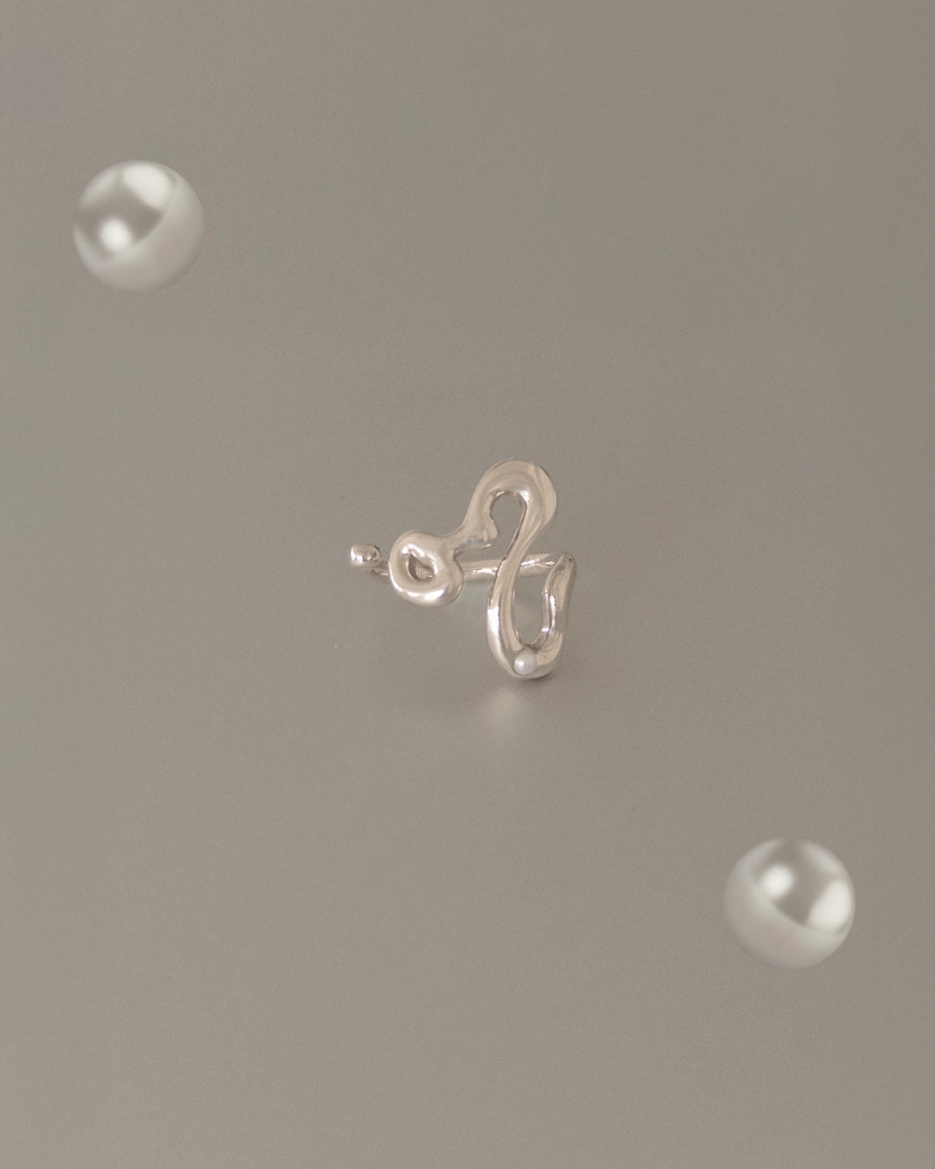 Leo Pearl Ring - Graedance - Rings