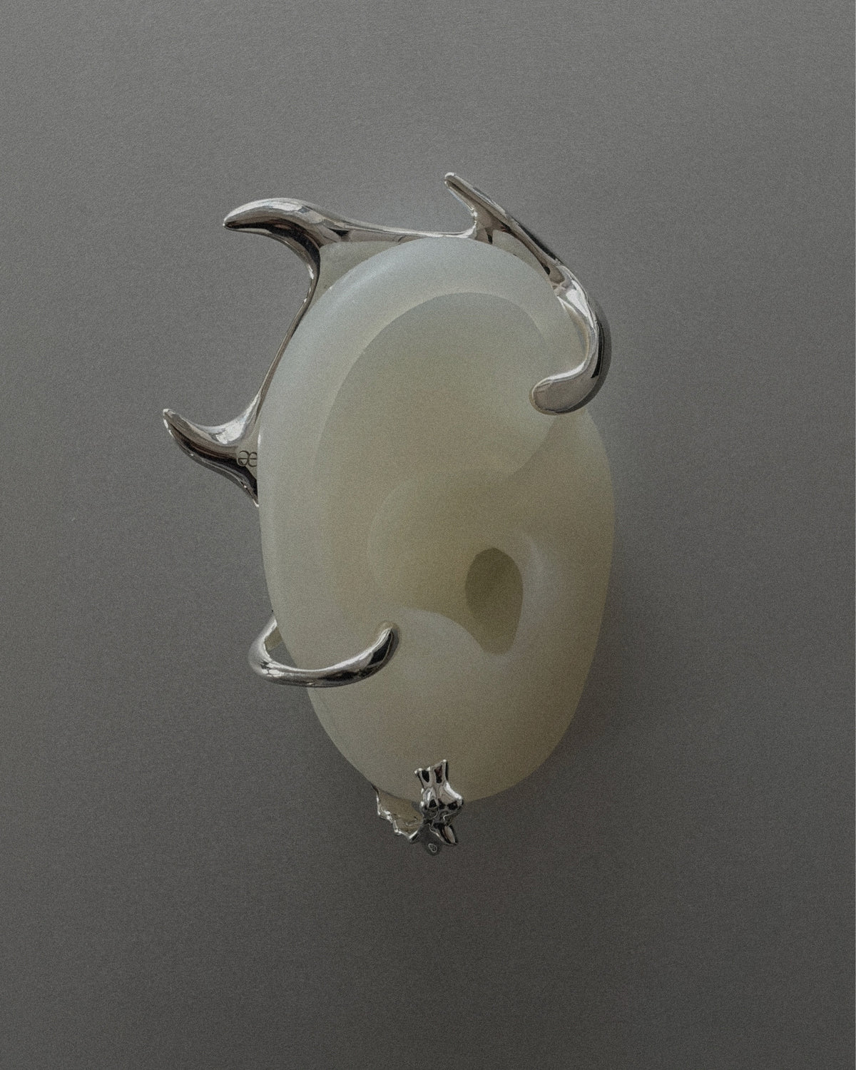 Solis Ear Cuff º worn