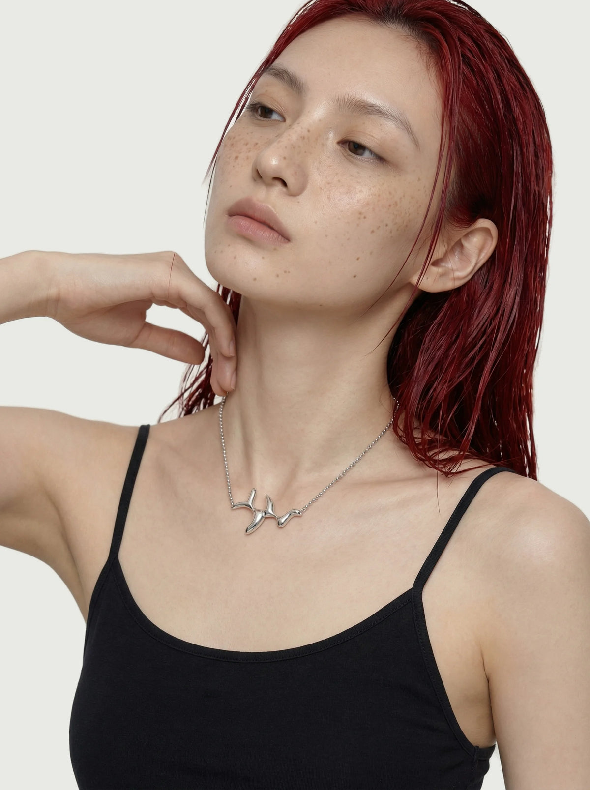 Stella Necklace º worn